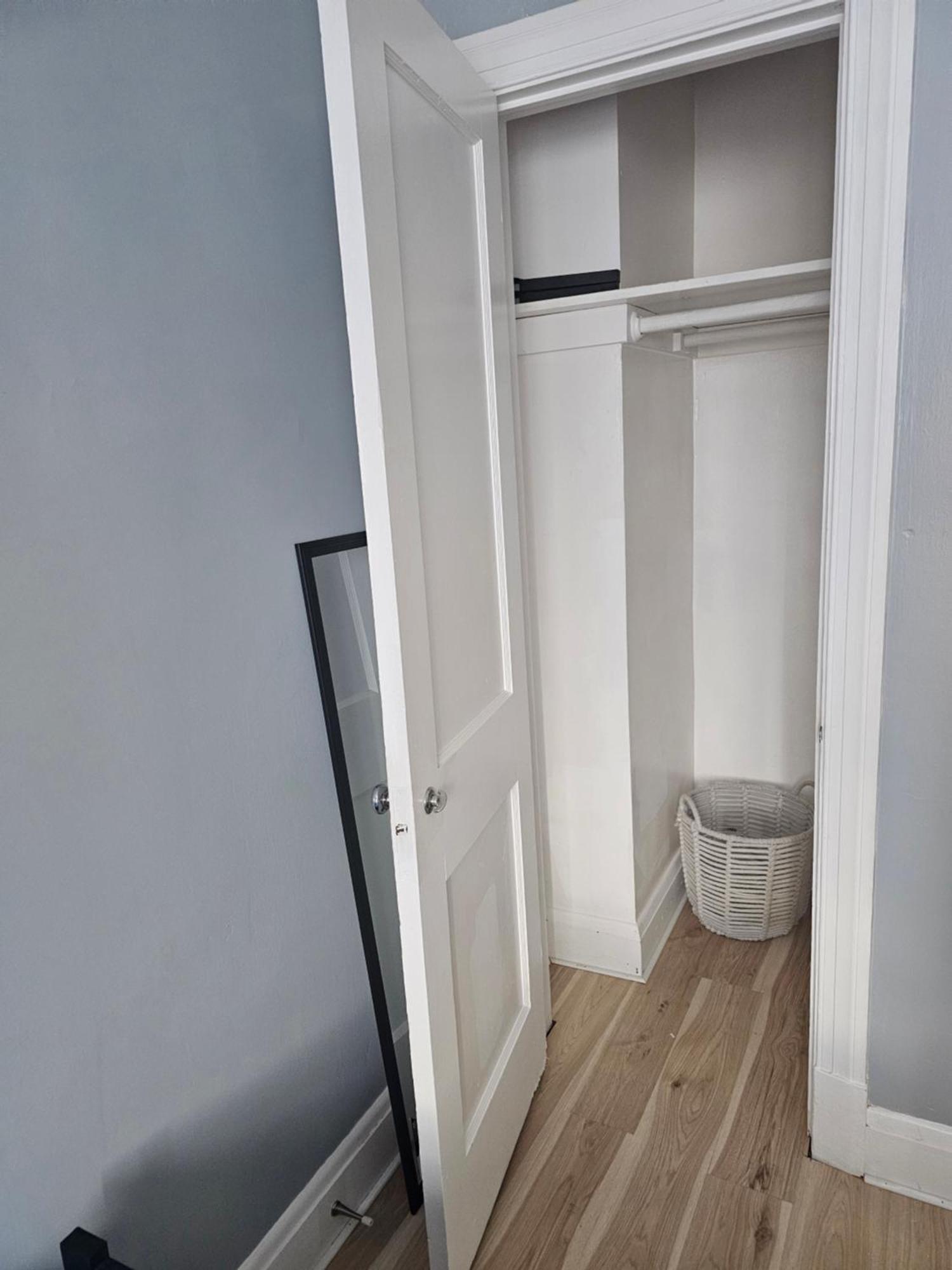 Small Cozy Room, Shared Bathroom Baltimore Exterior photo